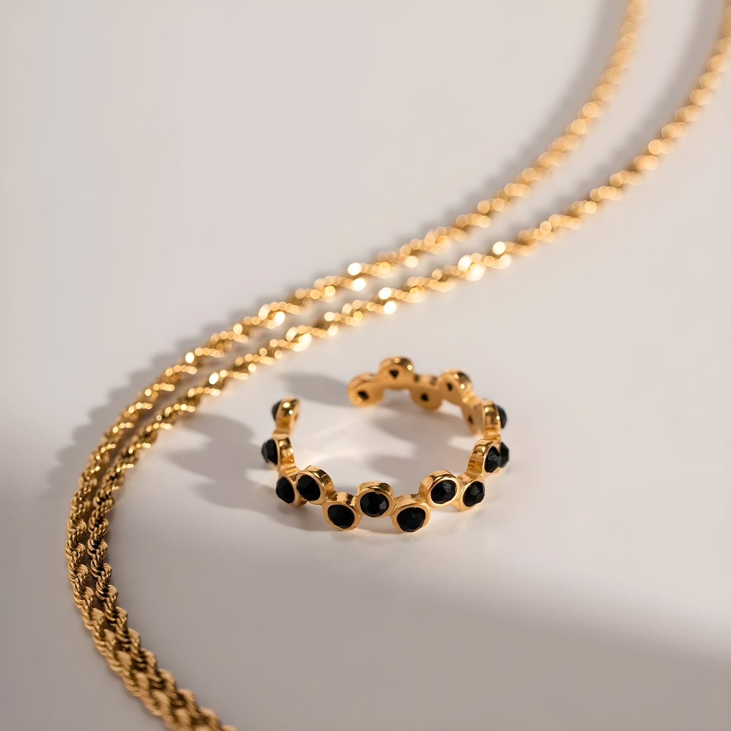 Anello stile Vintage Placcato Oro con Zirconi