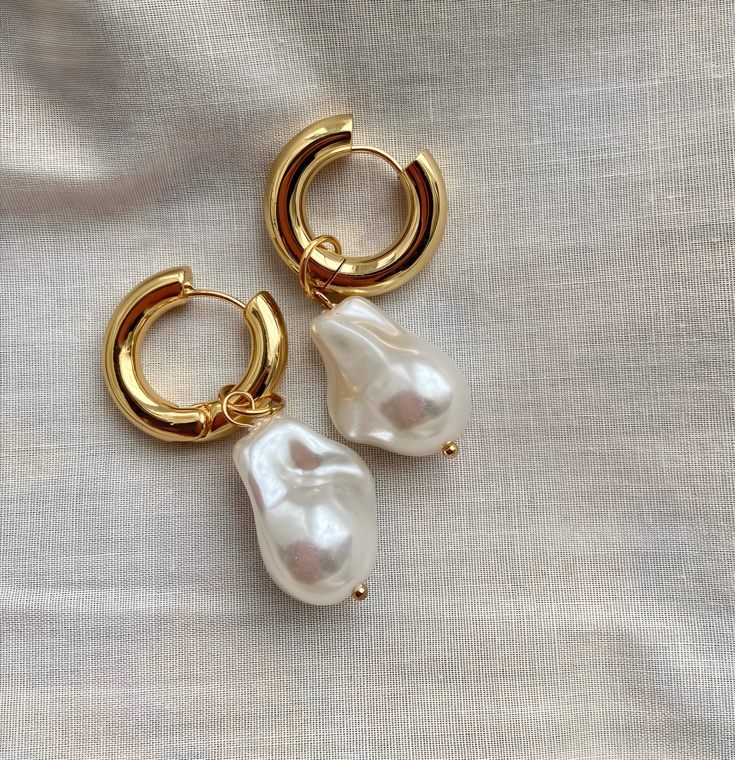 Orecchino Cerchio con Perla